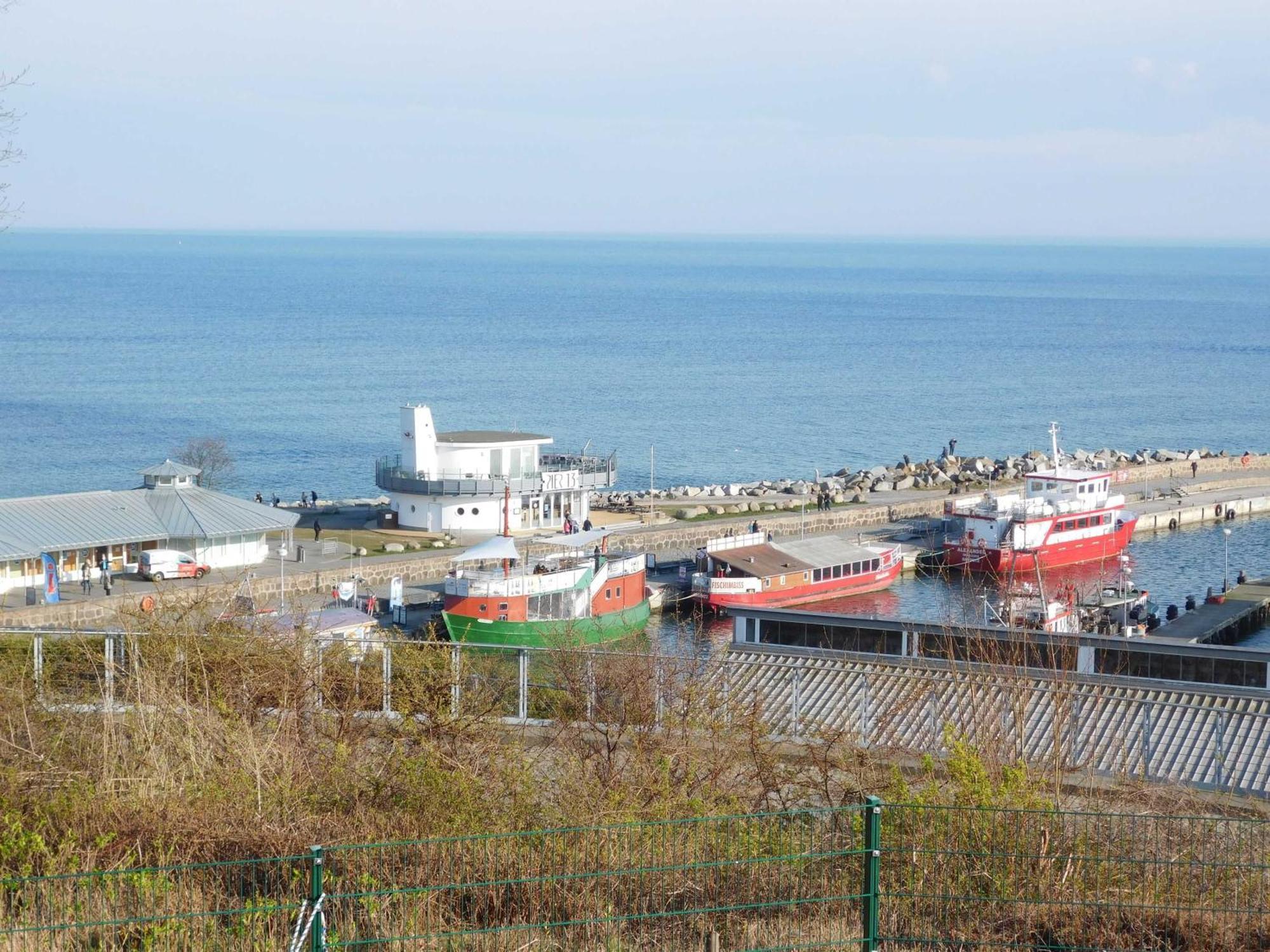 Seelotsenstation Sassnitz Mit Hafenblick By Unsere Urlaubszeit Exterior foto